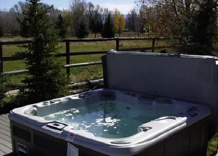 The Sassy Moose Hotel 3*